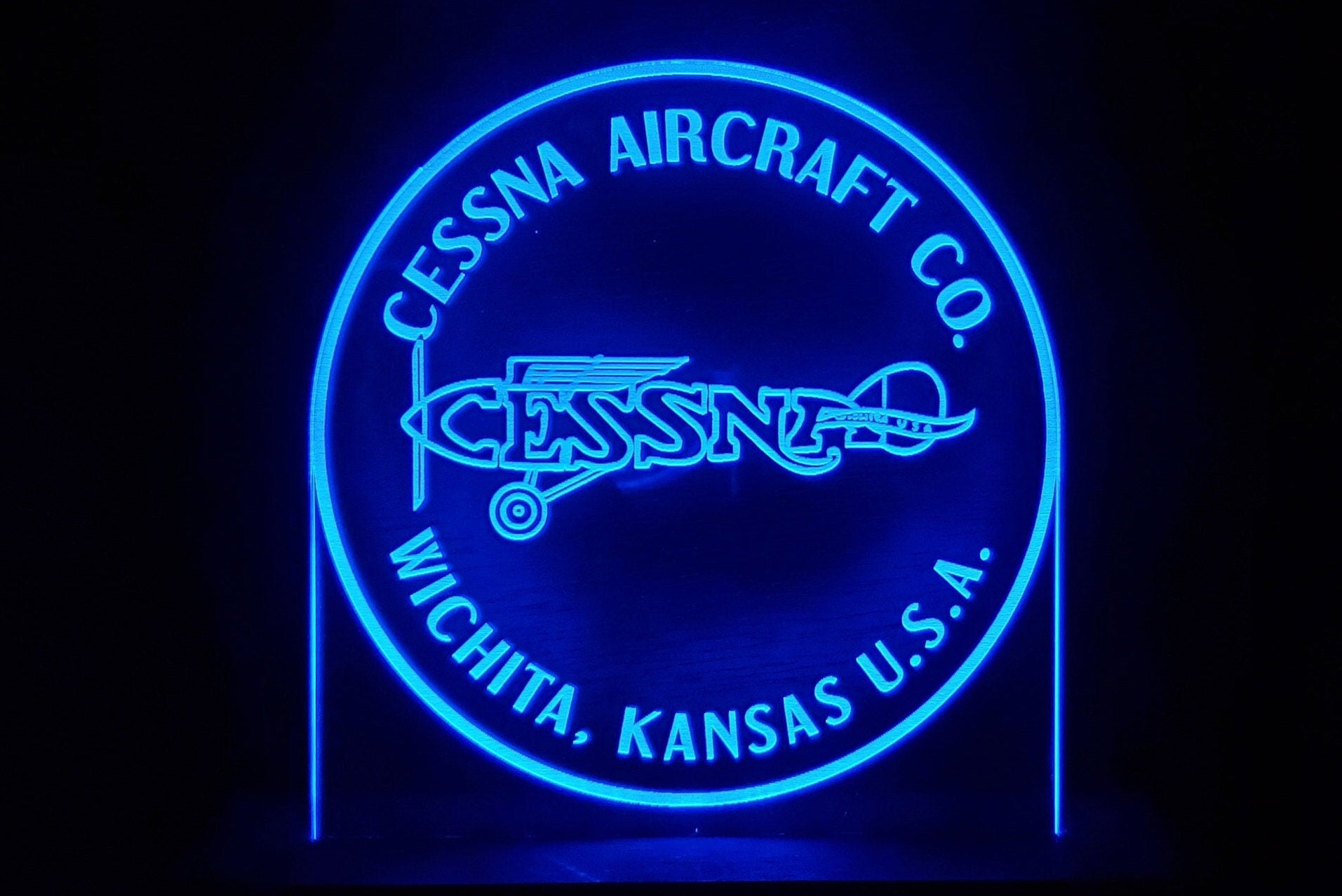 Vintage Cessna round logo LED light lamp/sign - Neon-like - Free shipping - Made in USA.